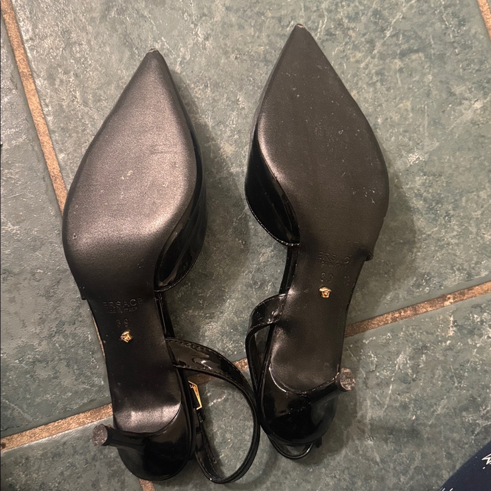 Versace Black Patent Leather Slingback Heels Size 39 - Picture 11 of 11